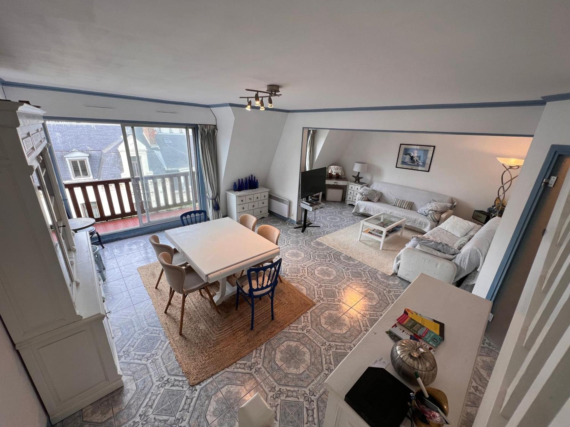 Duplex En Plein Centre, 3min